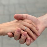 Кольцо с окошками из белого золота