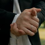 Обручальное кольцо из белого золота