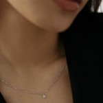 Подвеска-цветок из золота с микробриллиантами