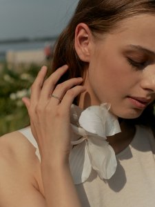 Базовое кольцо из белого золота