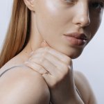 Кольцо с розовым лабораторным микробриллиантом