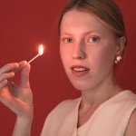 Моносерьга с самыми большими золотыми шарами