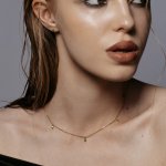 Ожерелье из желтого золота с демантоидами