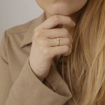 Кольцо с бриллиантом в квадрате в желтом золоте